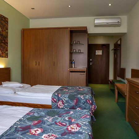 Hotel Max Inn Bratislava Extérieur photo