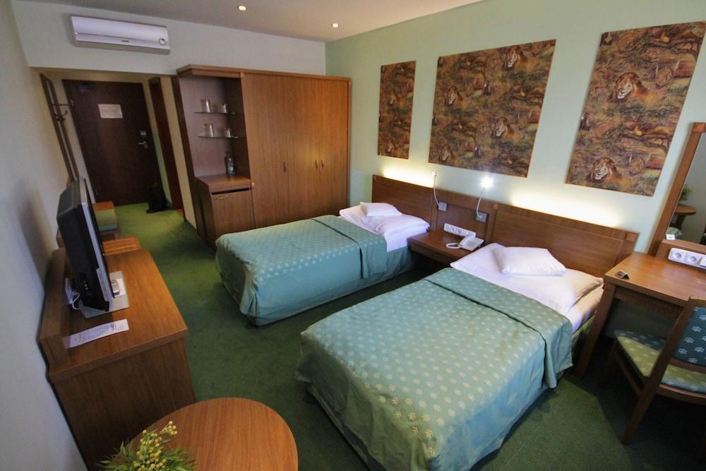 Hotel Max Inn Bratislava Extérieur photo