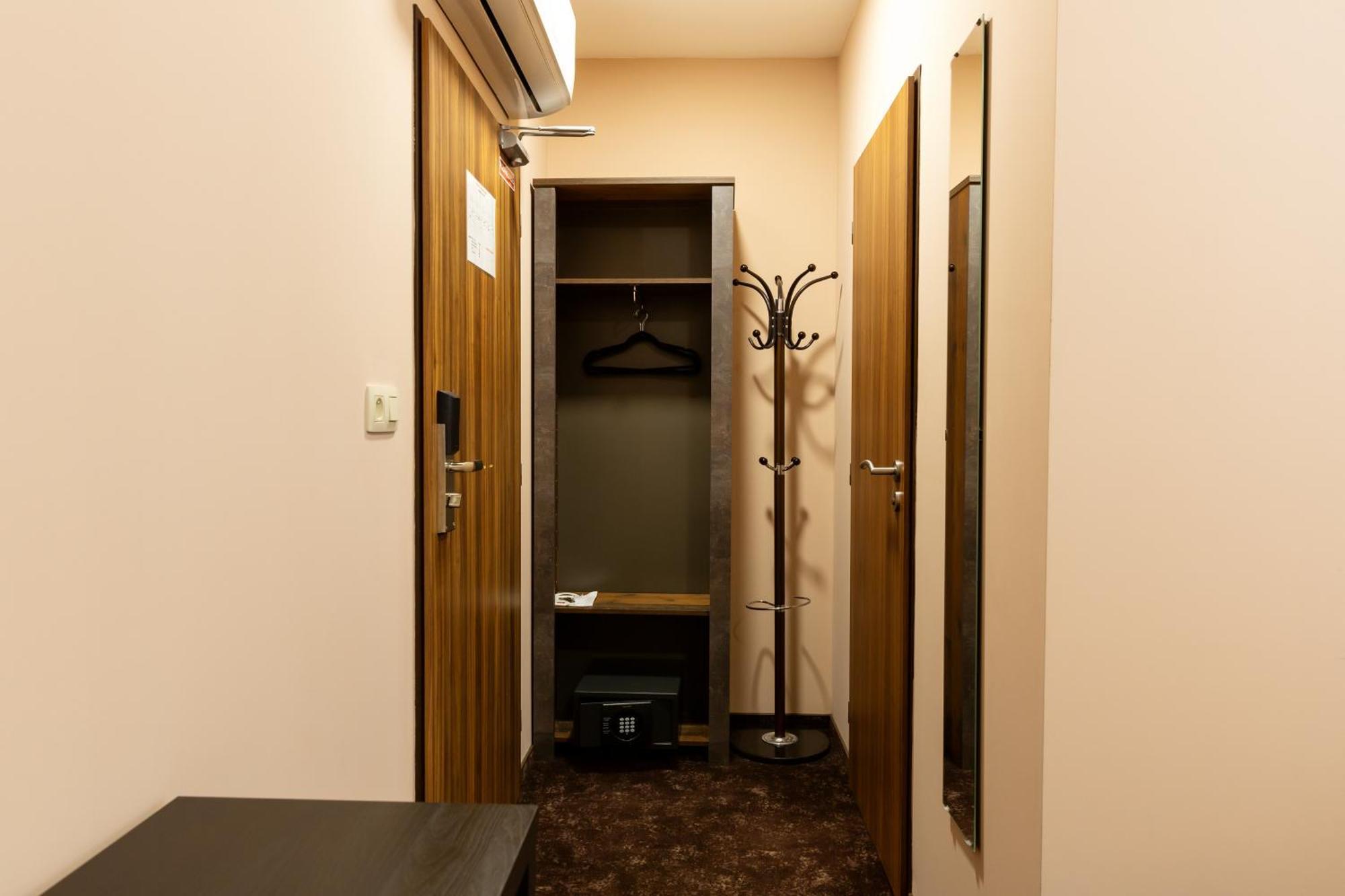 Hotel Max Inn Bratislava Extérieur photo