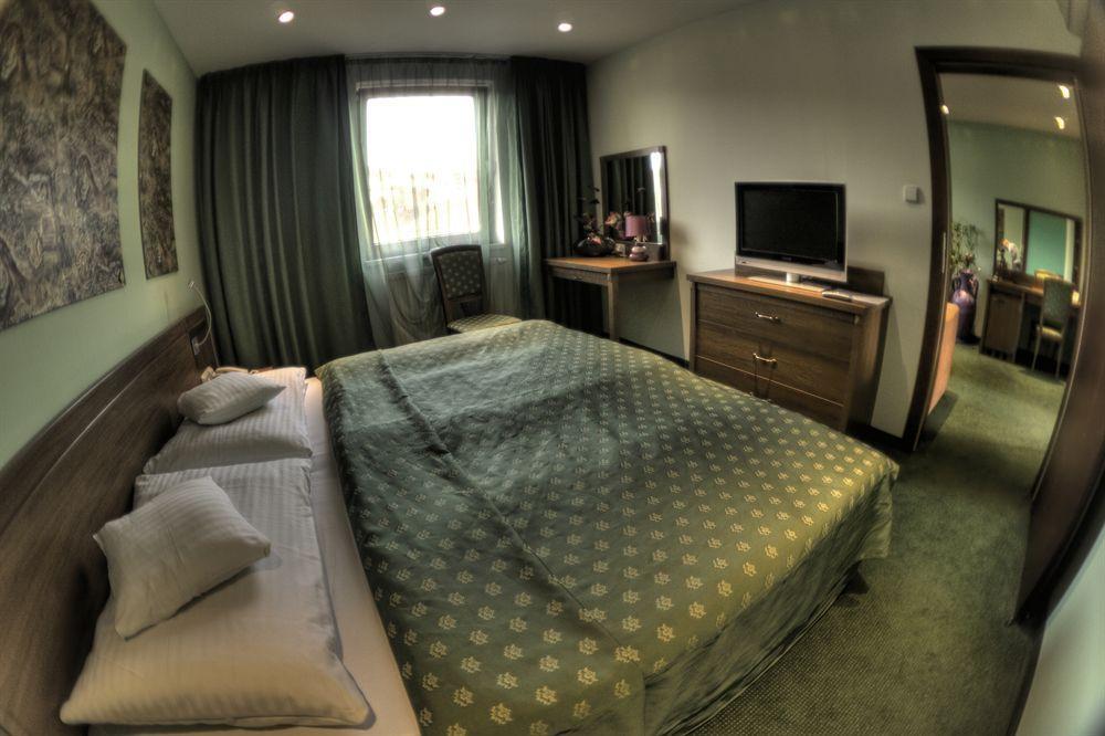Hotel Max Inn Bratislava Extérieur photo