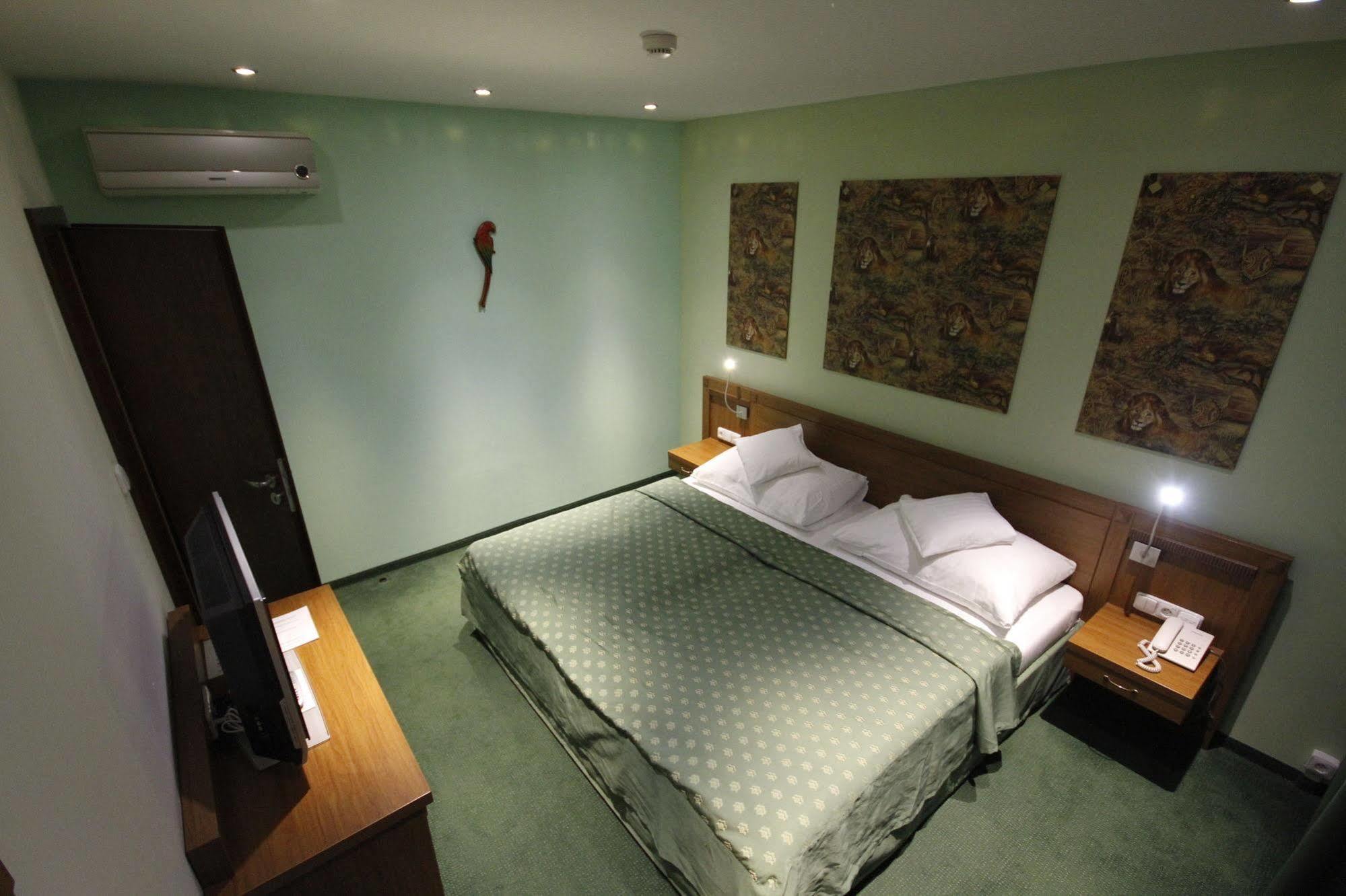 Hotel Max Inn Bratislava Extérieur photo